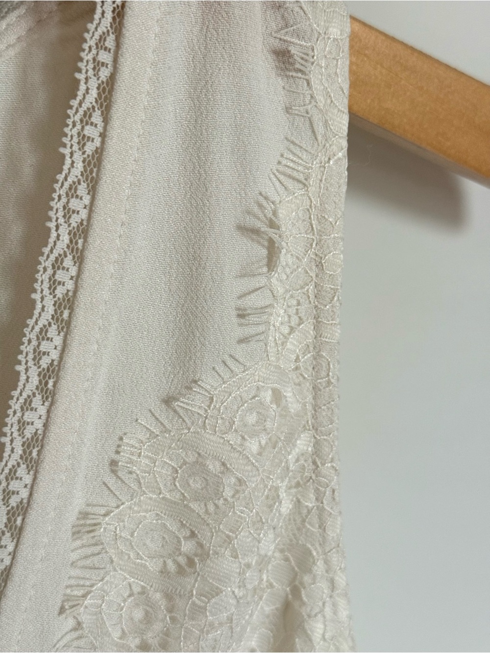 Free People Jaida Vest Top Tofu Ivory Eyelash Lace Button Front Tie XS - Picture 9 of 14